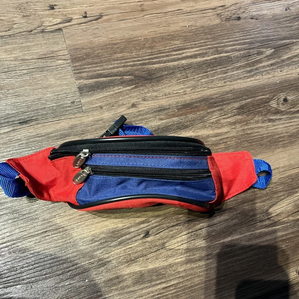 Carnival Cruise Lines‎ Camp Carnival Fanny Waist Pack 2 Zippered Pockets Blue